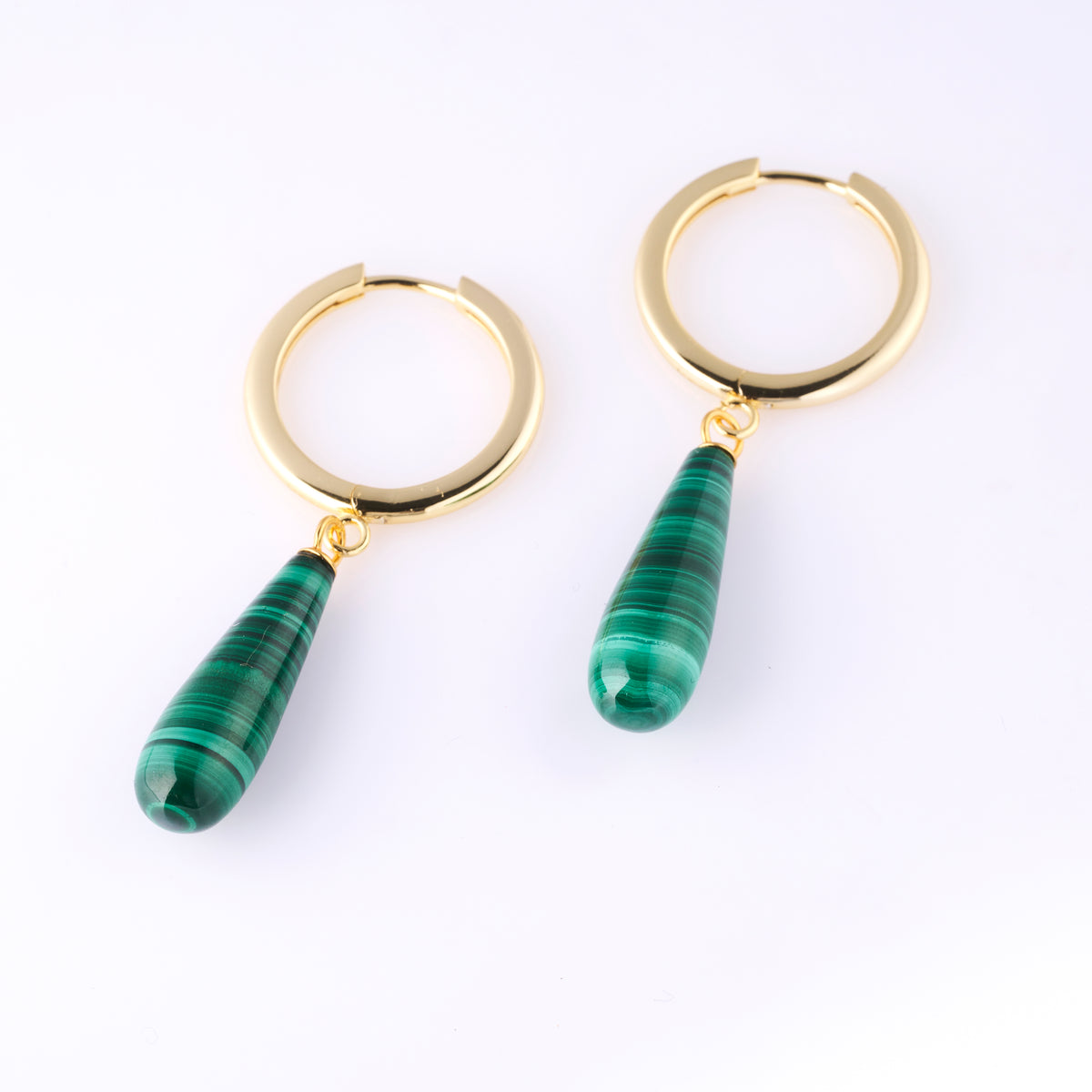 Boucles D'oreilles Créoles En Malachite - Anneaux, Crochets, Neuf Avec étiquettes, Bijou Fantaisie Pierre Verte