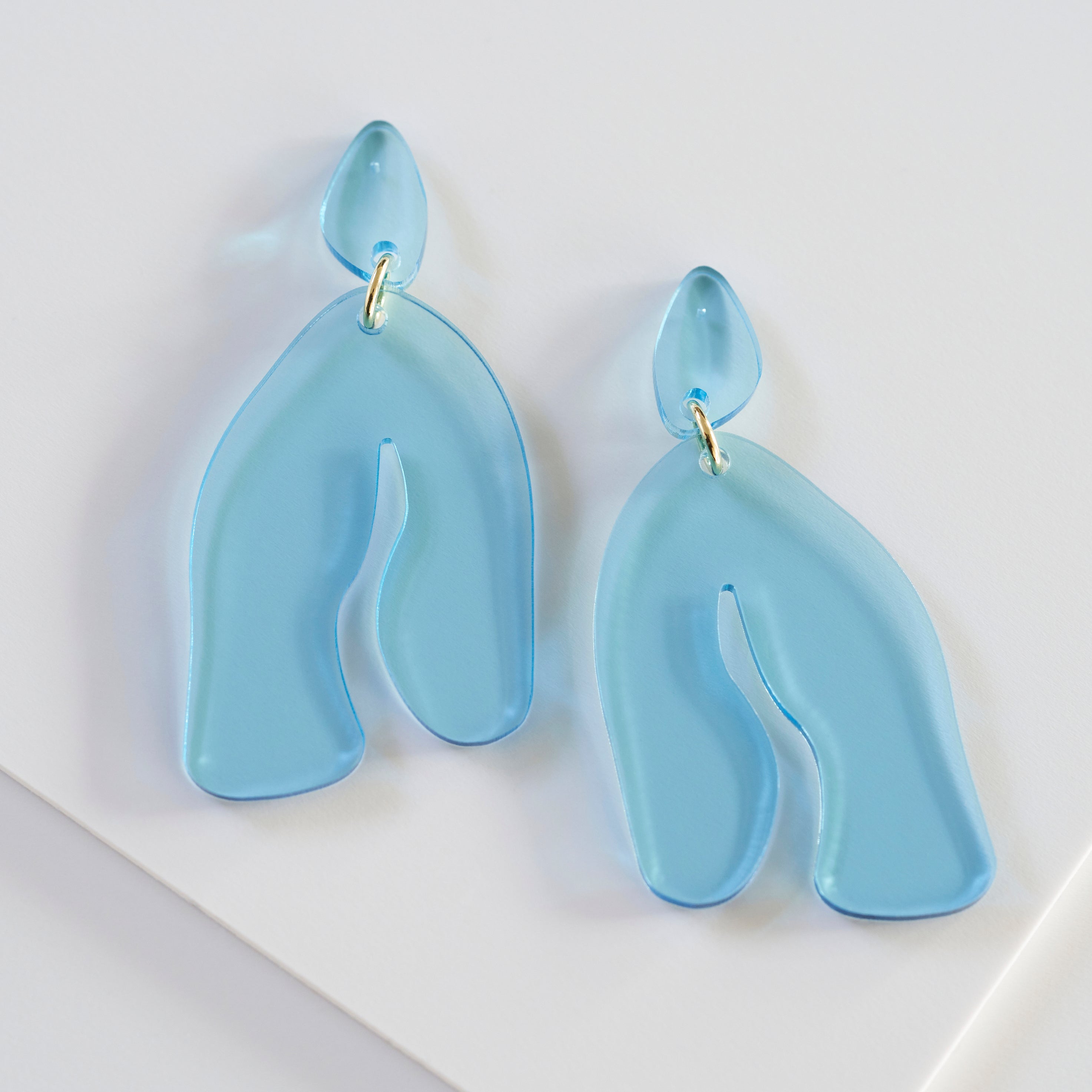 Kim - light blue-Veronica Antonucci-Veronica Antonucci-nachhaltige-statement-ohrringe-schweiz