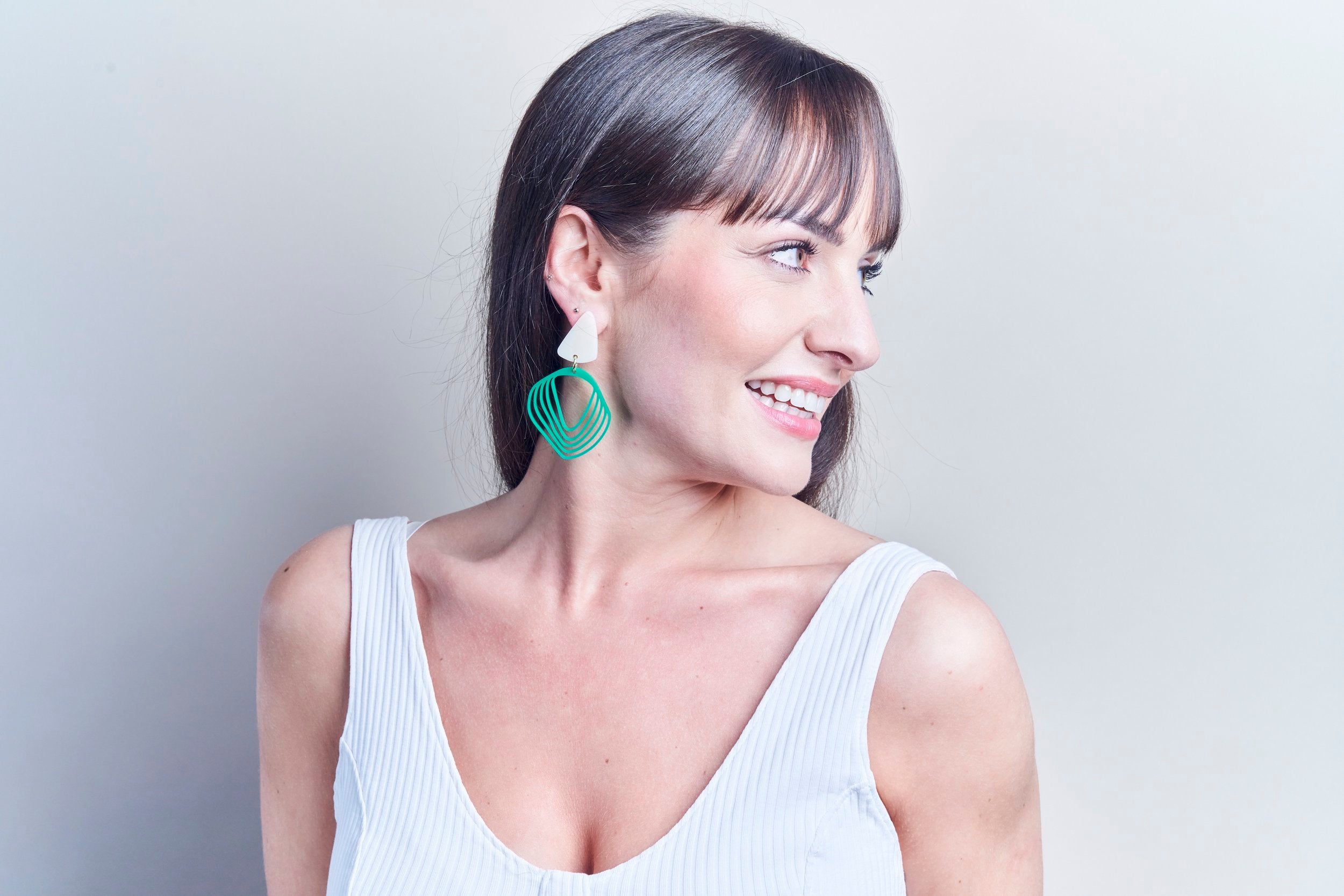 Anikó - grass and cream-Veronica Antonucci-Veronica Antonucci-nachhaltige-statement-ohrringe-schweiz