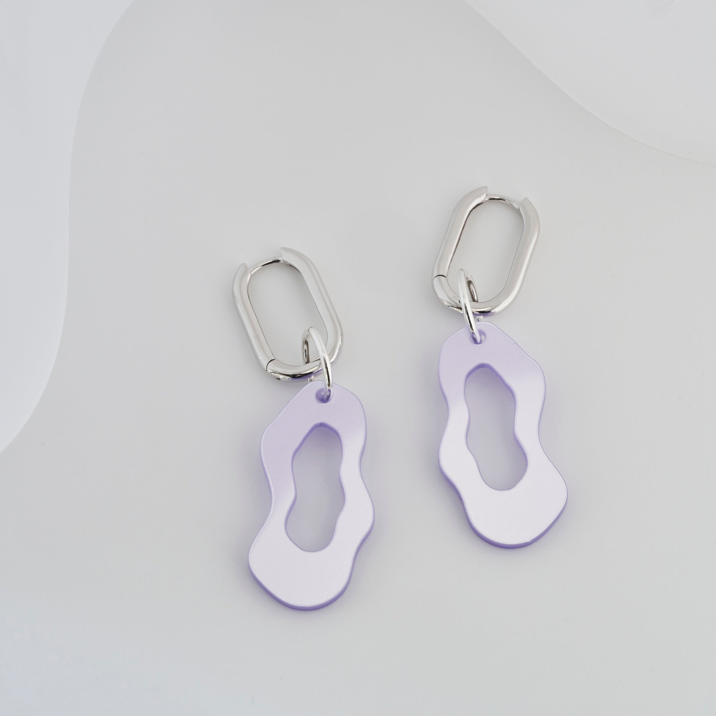 Gigi - pearly lavender with silver hoops