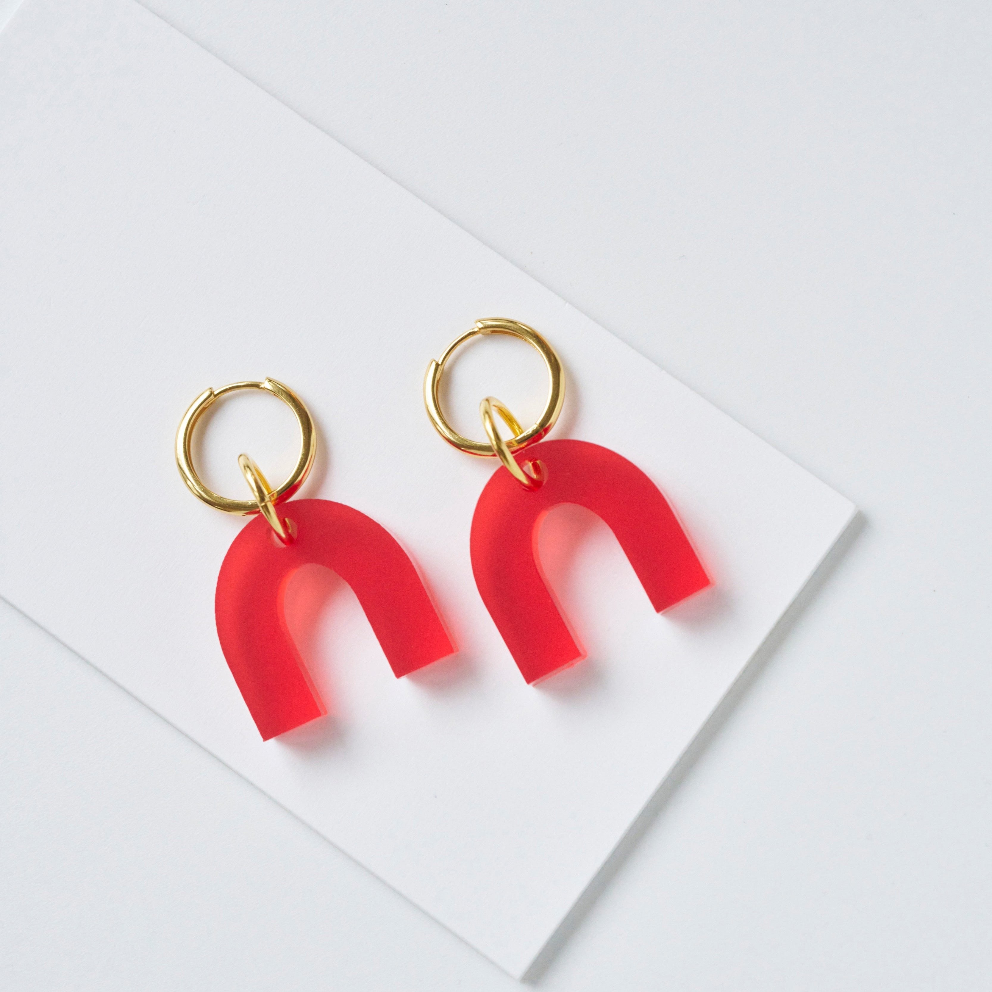 Monday Drop 06: Daniela-acrylic glass-Gold-plated hoops-frosted red-Veronica Antonucci