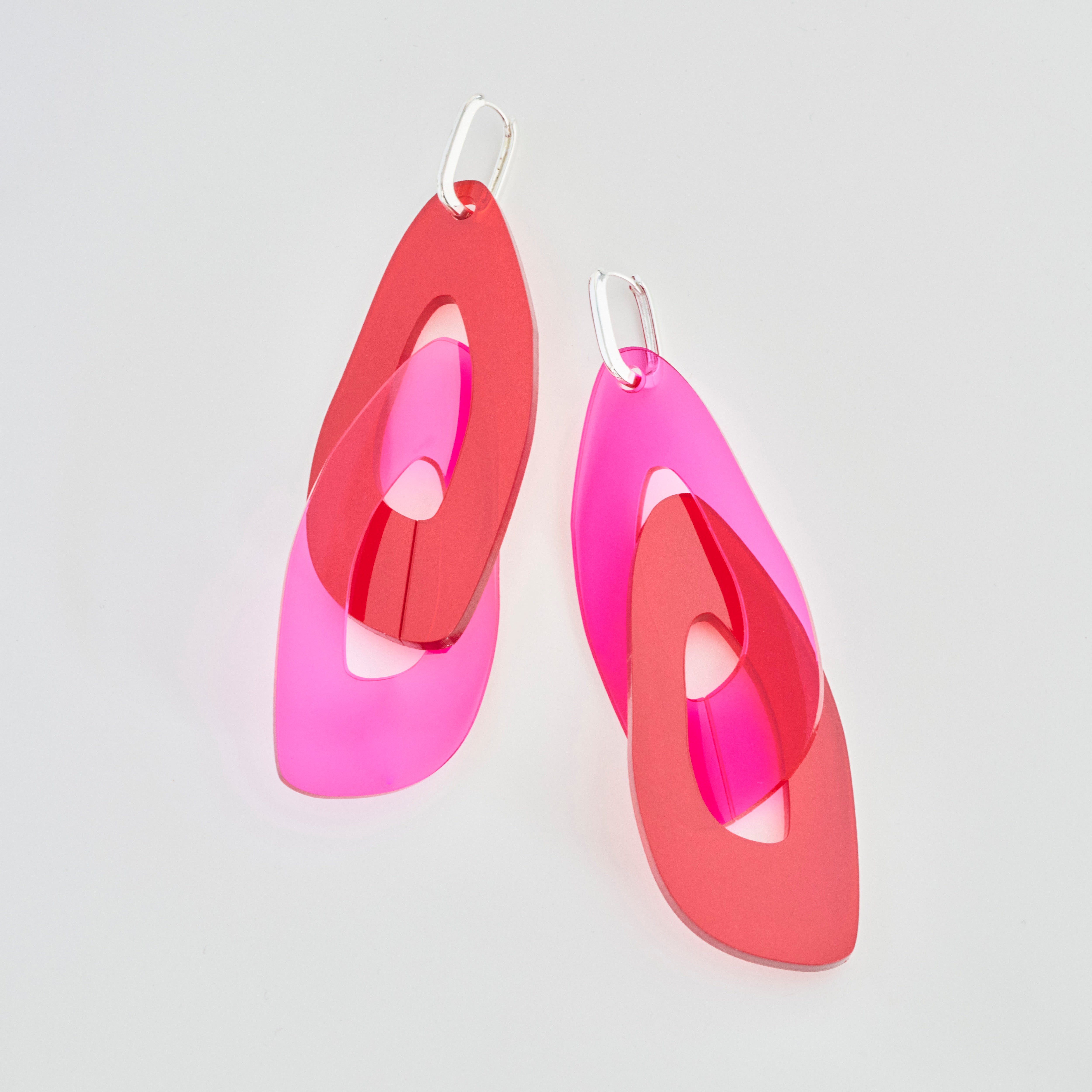 Milky Diamond-acrylic glass-Veronica Antonucci-Silber Kreole-Red & Pink-Veronica Antonucci-nachhaltige-statement-ohrringe-schweiz