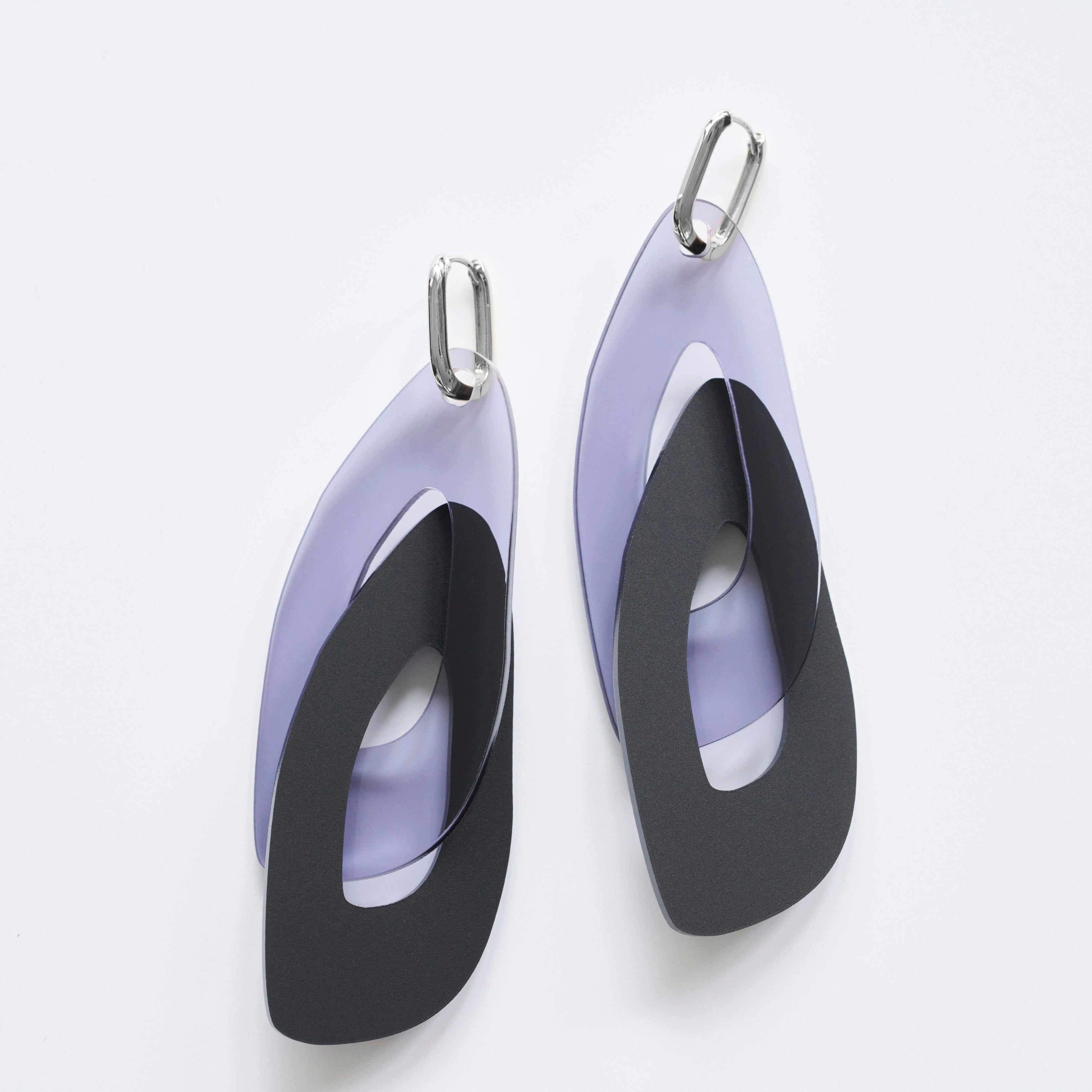 Milky Diamond-acrylic glass-Veronica Antonucci-Silber Kreole-anthracite & frosted black-Veronica Antonucci-nachhaltige-statement-ohrringe-schweiz