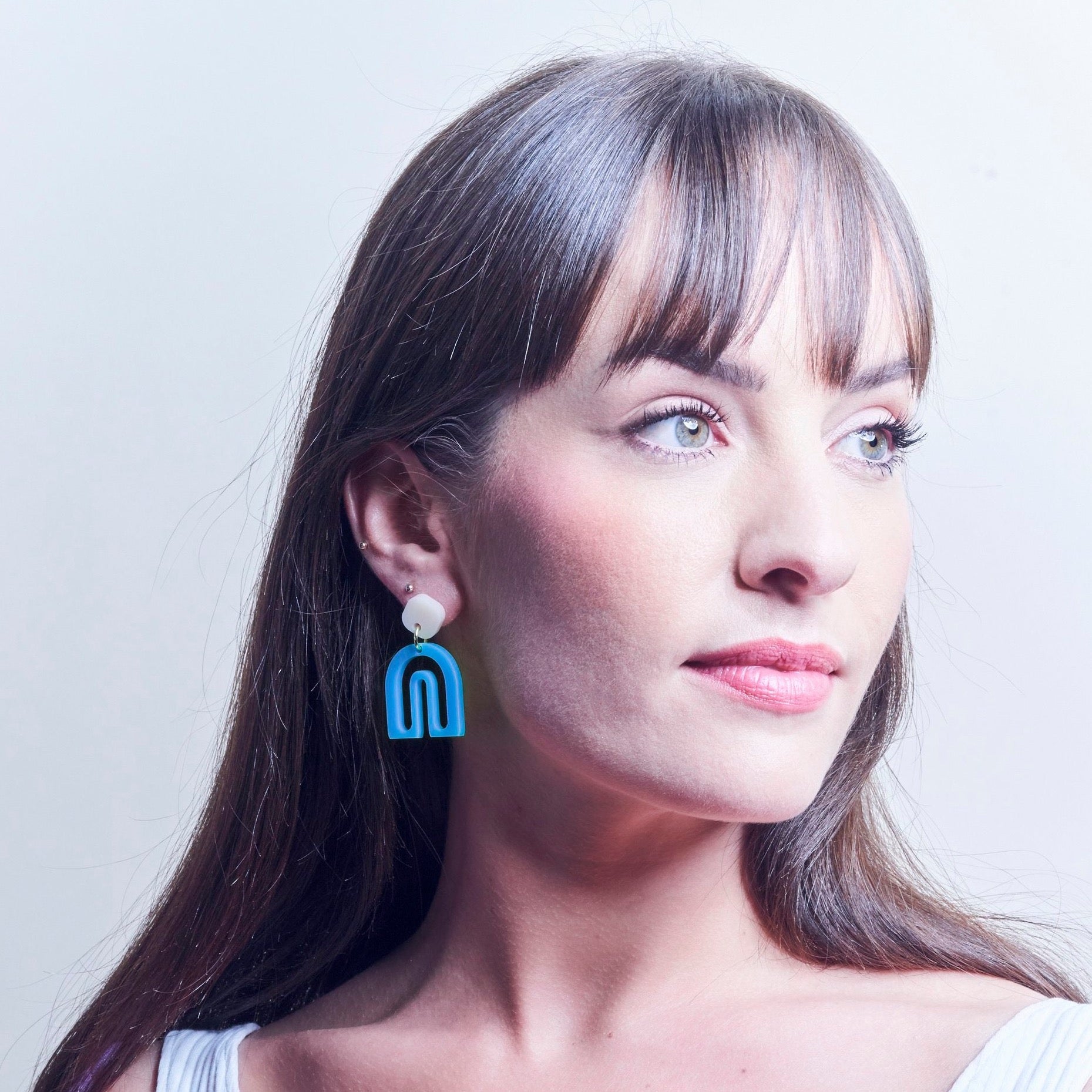 Pika - azure and cream-Veronica Antonucci-Veronica Antonucci-nachhaltige-statement-ohrringe-schweiz
